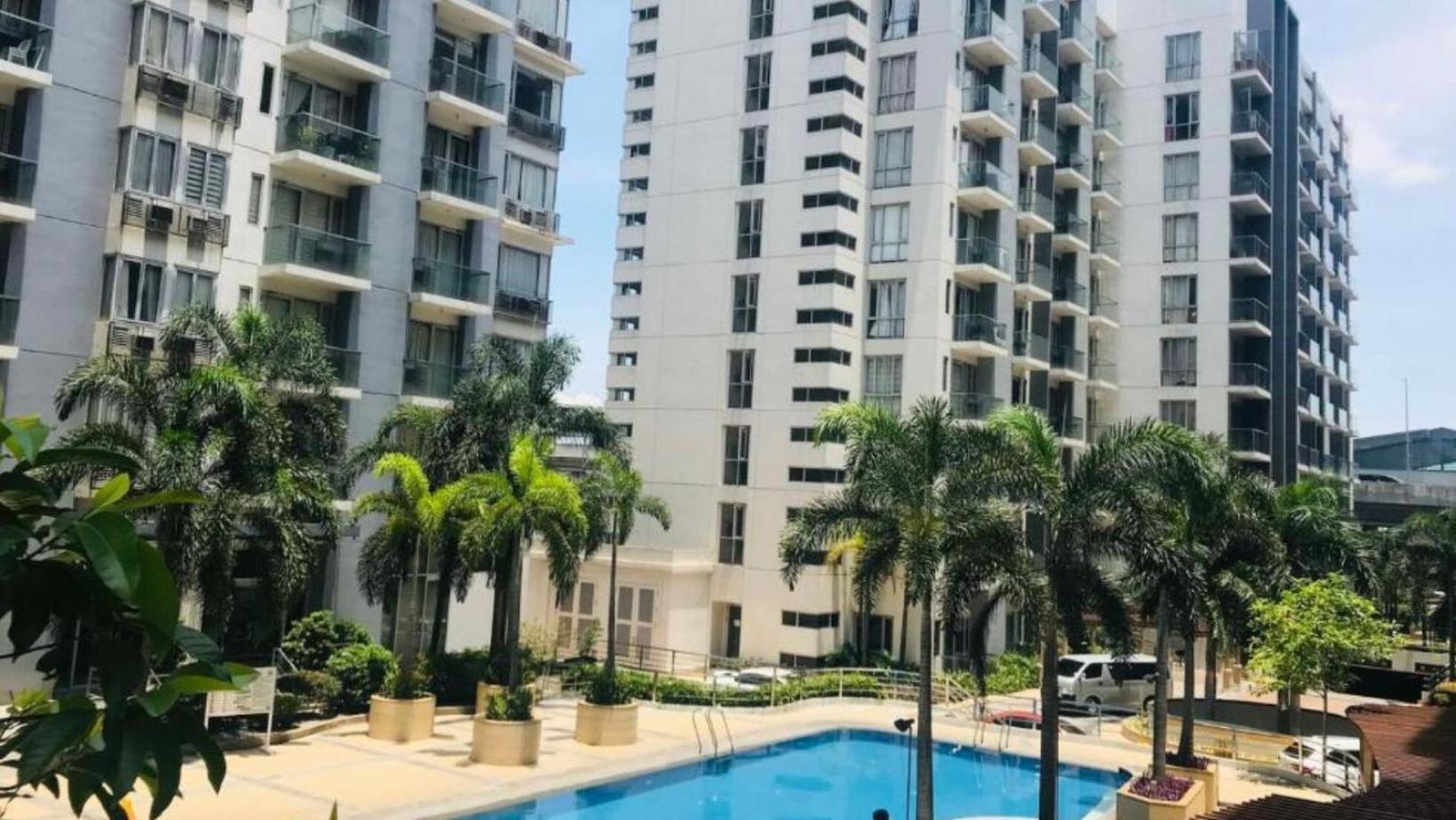 One Palm Tree Villas Condominium - Studio 10O With Balcony - Across Terminal 3 Airport Manille Extérieur photo